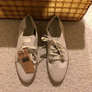 Shoes by The People’s movement